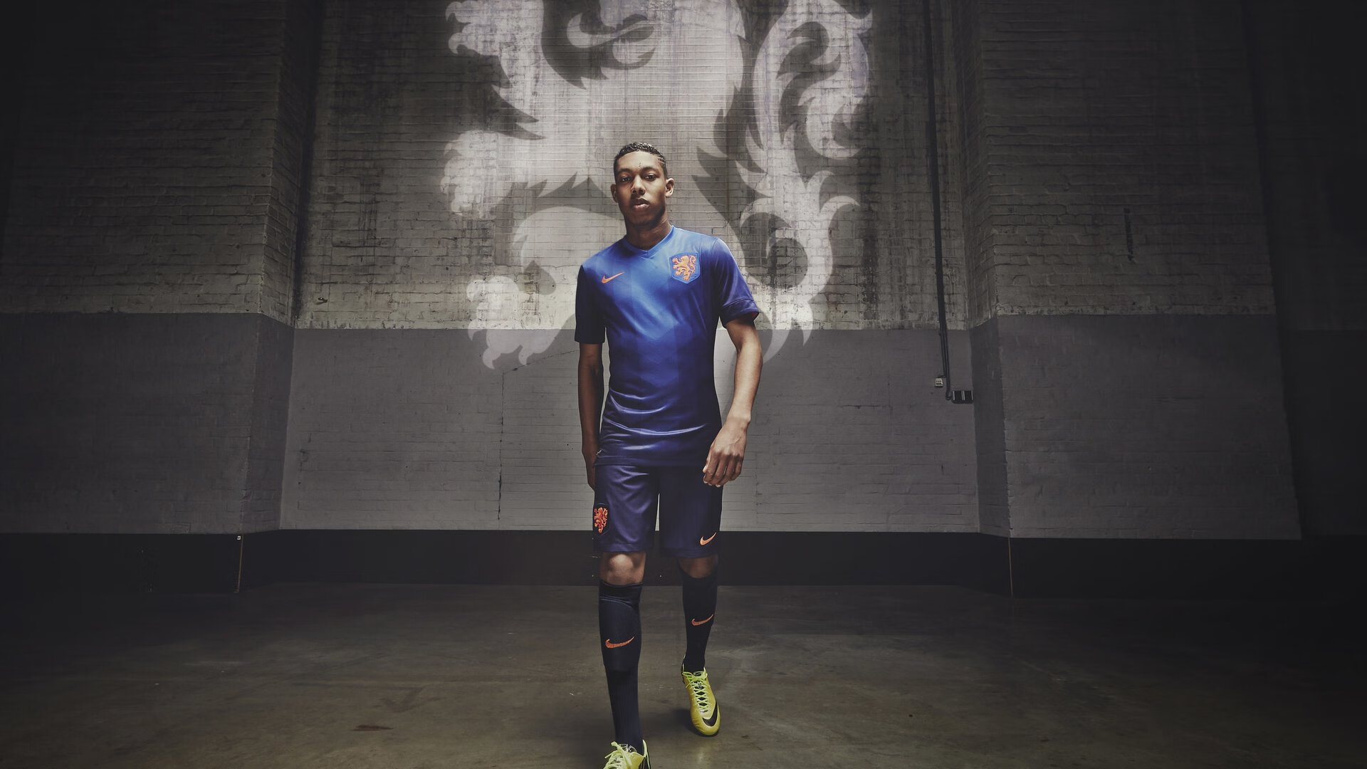 使用虚拟现实进行战术训练逐渐普及，虚拟现实战是利用虚拟现实技术创造的