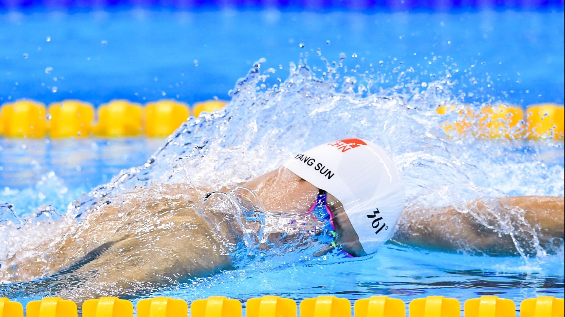 49人的跑动真赏心悦目，每次冲球都带劲，运动员跑步冲刺视频